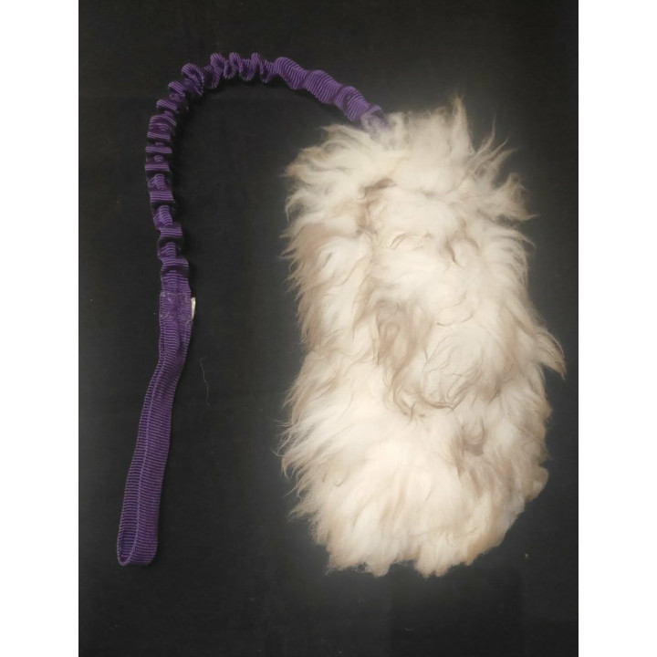 TUG peau de mouton chien Devil | Jouet de motivation bungee